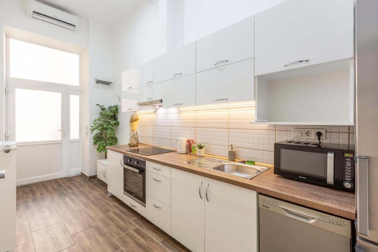 Cozy & Pleasant Homes In The Heart Of Budapest Ngoại thất bức ảnh