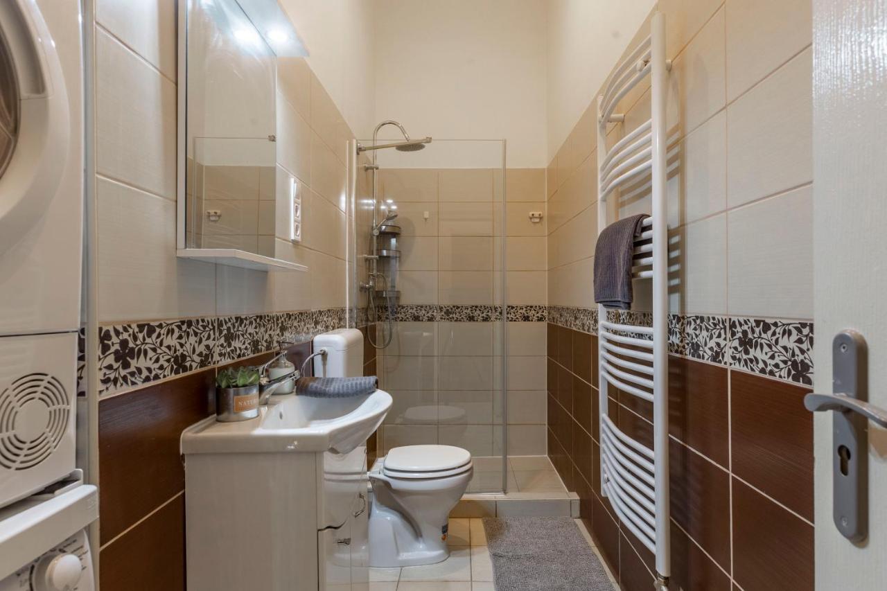 Cozy & Pleasant Homes In The Heart Of Budapest Ngoại thất bức ảnh